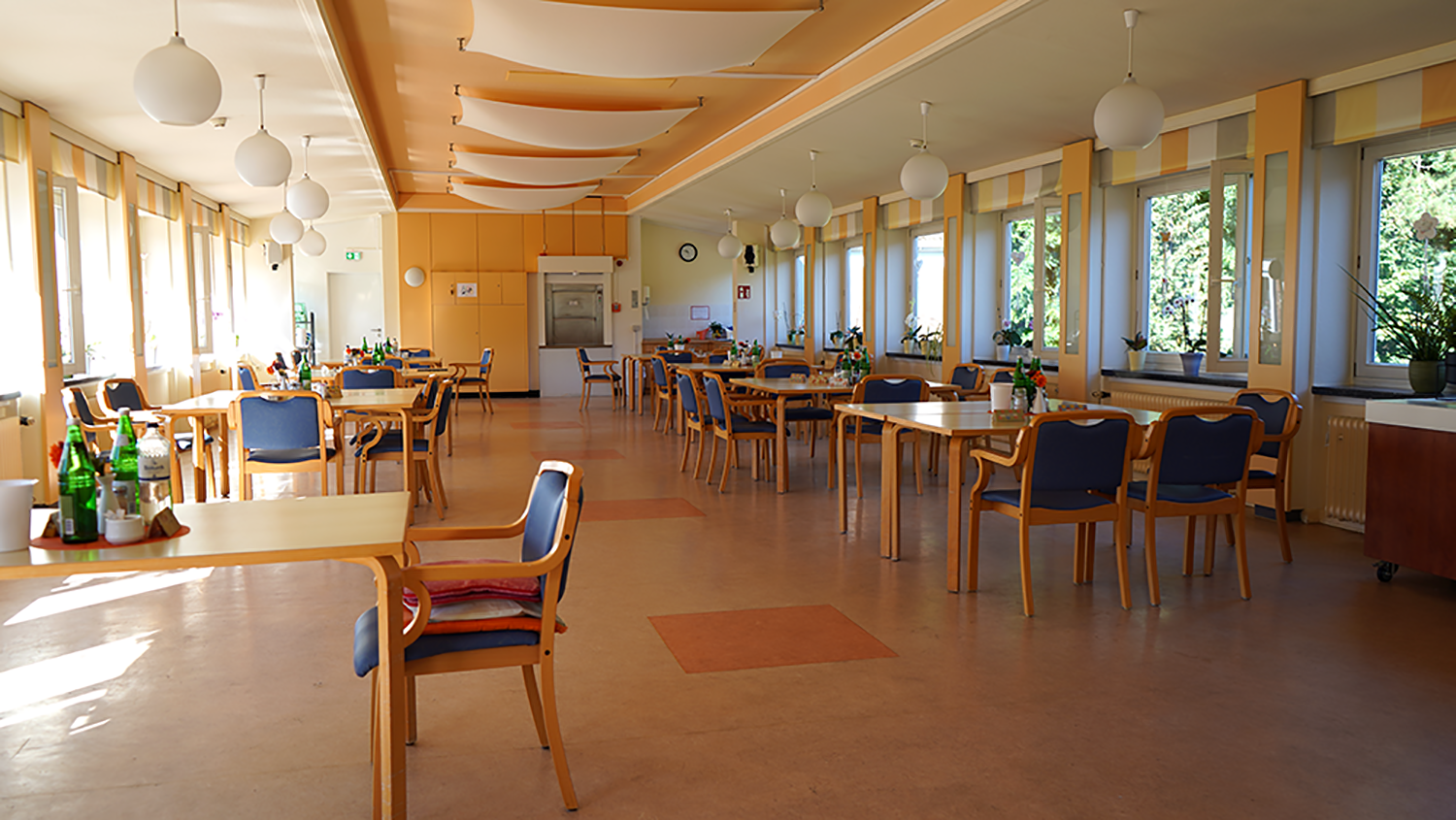 Speisesaal 01 Speisesaal 01